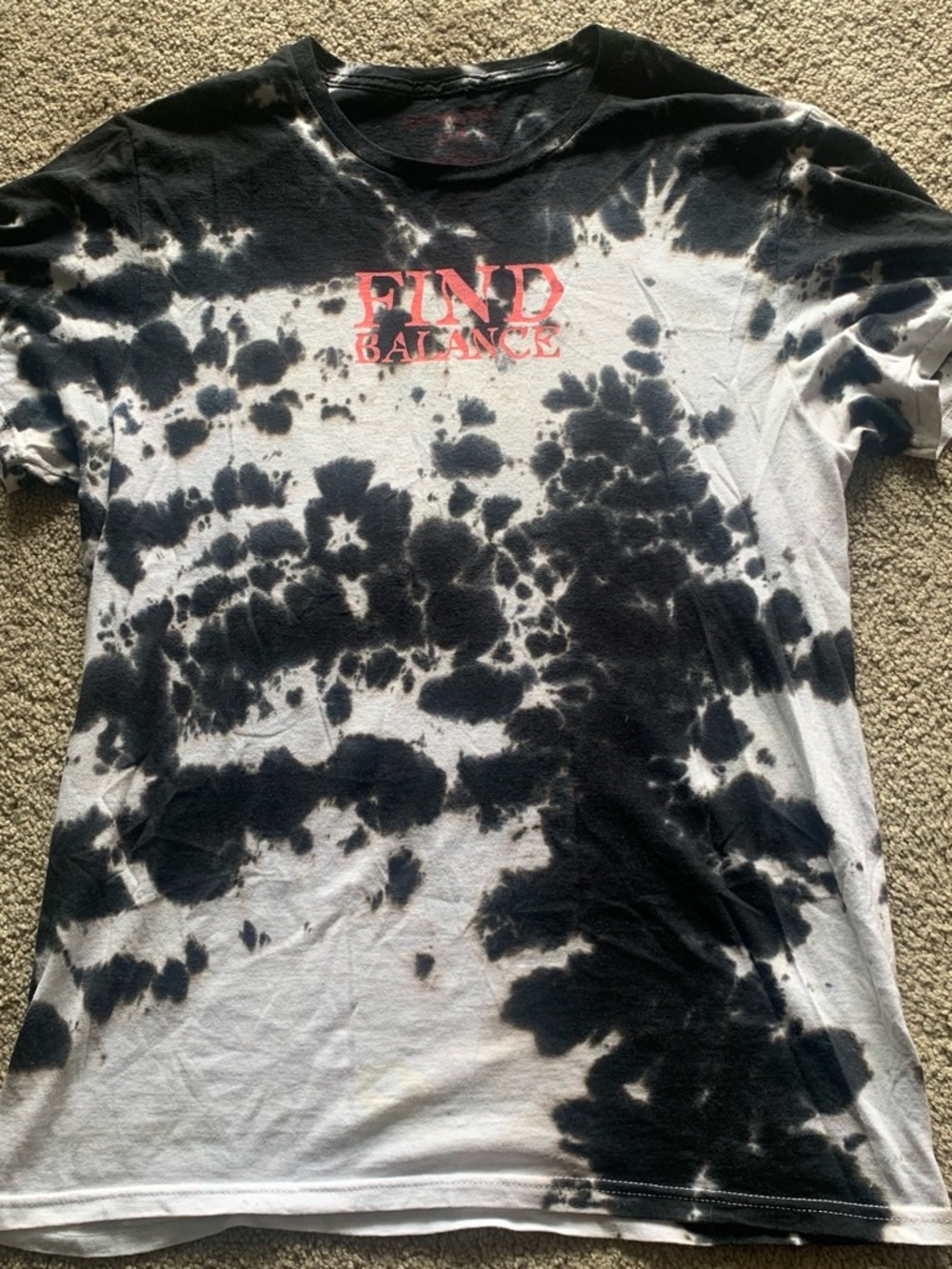 & Other Stories Black & White Tie-Dye 'FIND BALANCE' Graphic Tee